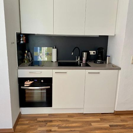 Zentrale Ferienwohnung Mit Balkon In อาเคิน ภายนอก รูปภาพ