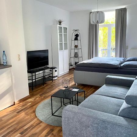 Zentrale Ferienwohnung Mit Balkon In อาเคิน ภายนอก รูปภาพ