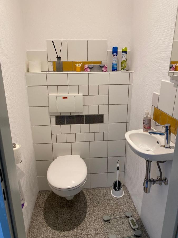 Zentrale Ferienwohnung Mit Balkon In อาเคิน ภายนอก รูปภาพ