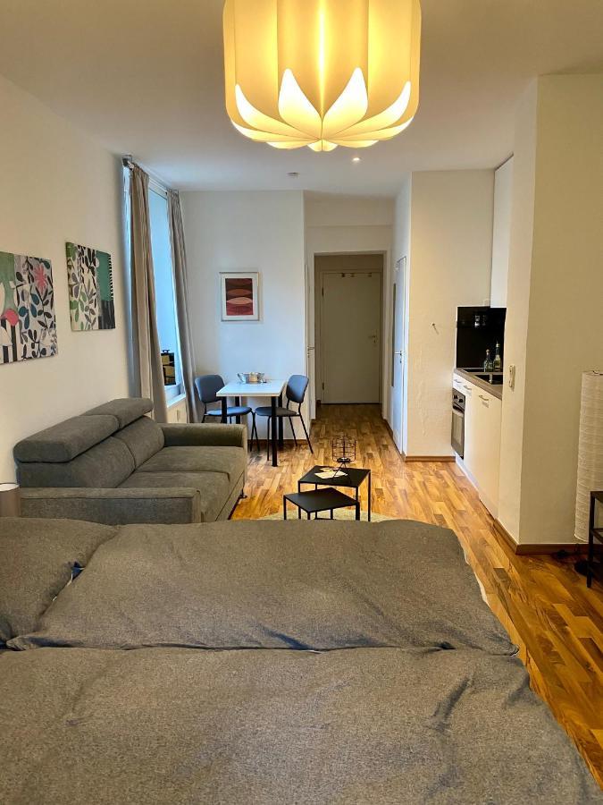 Zentrale Ferienwohnung Mit Balkon In อาเคิน ภายนอก รูปภาพ