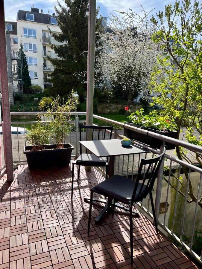 Zentrale Ferienwohnung Mit Balkon In อาเคิน ภายนอก รูปภาพ